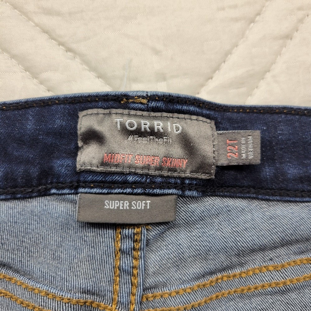 Torrid Midfit Super Skinny Super Soft blue jeans size 22T - Picture 4 of 6
